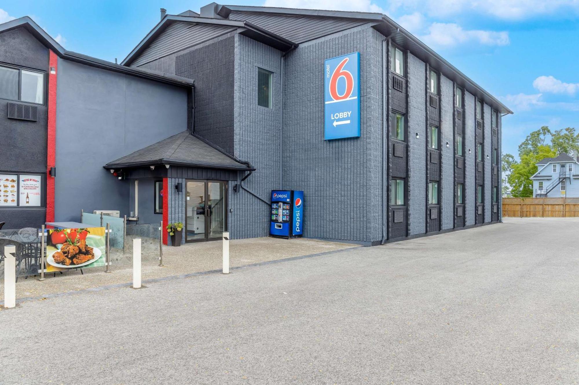 Motel 6 Niagara Falls, On Near The Falls ภายนอก รูปภาพ